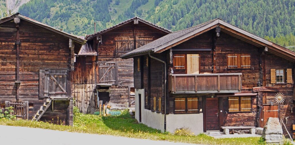 wooden walls for vernacular construction