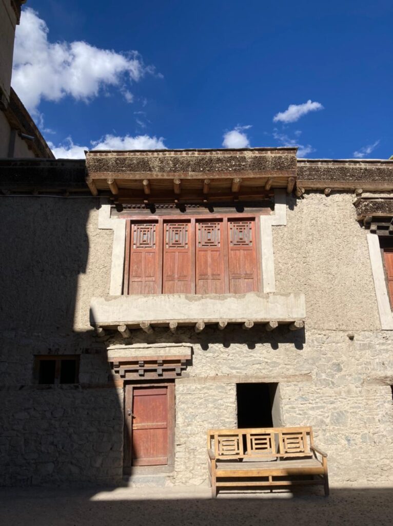 exterior design of Leh Palace