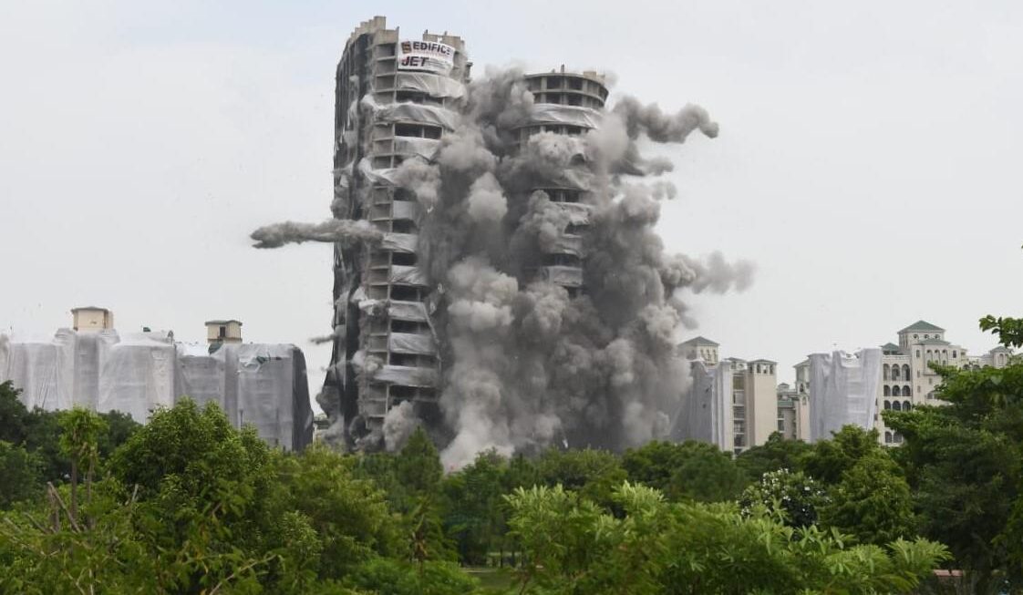 Demolition of Twin Towers, Noida
