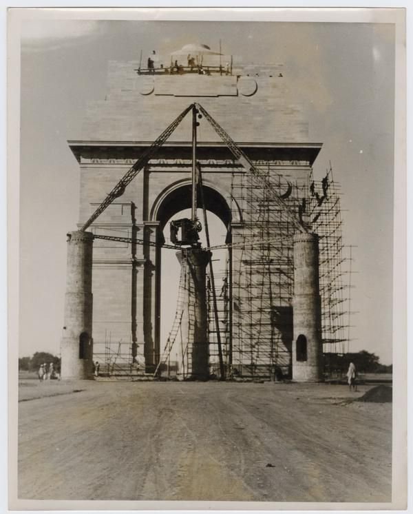 Construction of India Gate