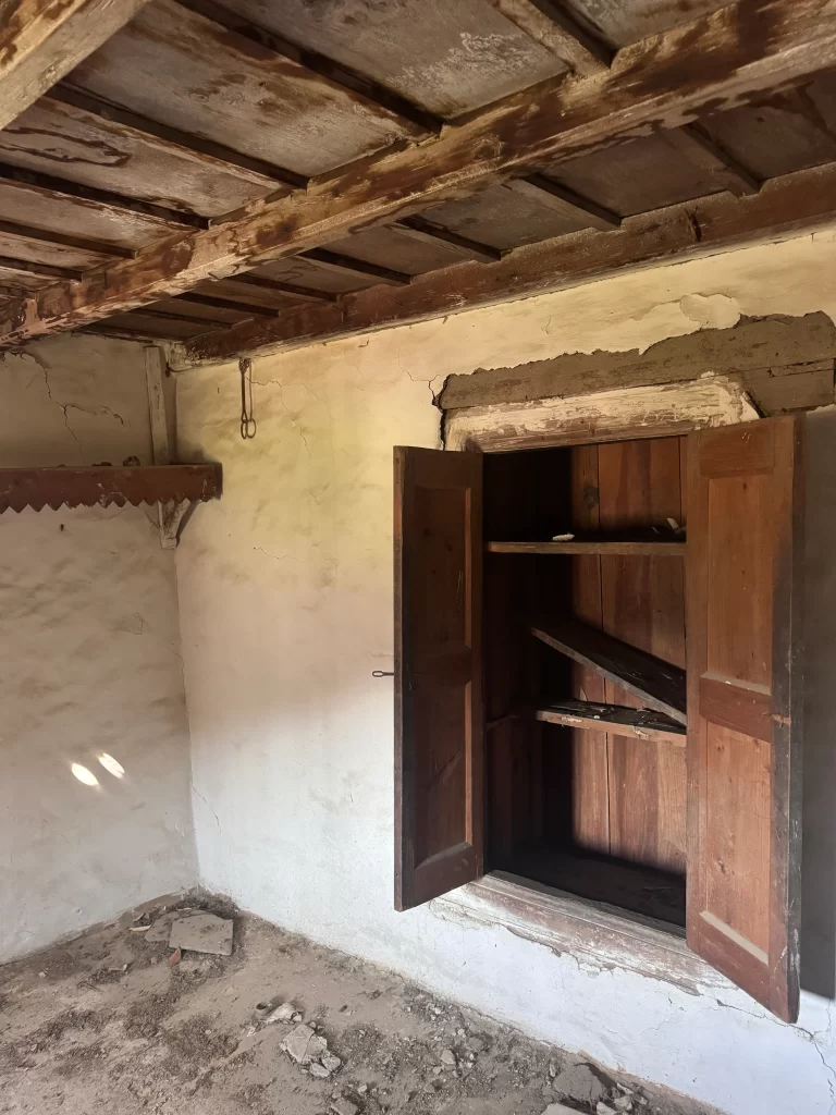 Forgotten traditional Himalayan home_Interiors