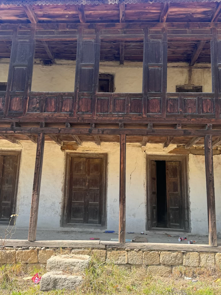 old traditional Himalayan home_Details